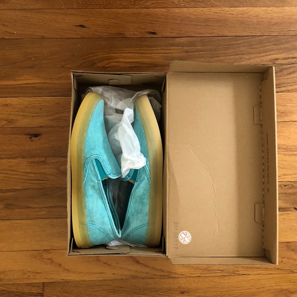 New In Box! Sperry Slip-On Sneaker With Memory Foam In Fun Turquoise Color - Picture 5 of 15